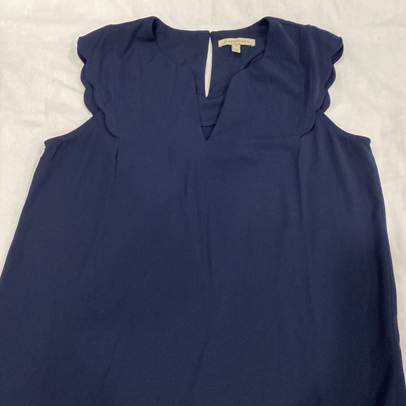 41 Hawthorn  Tops - Picture 2 of 9